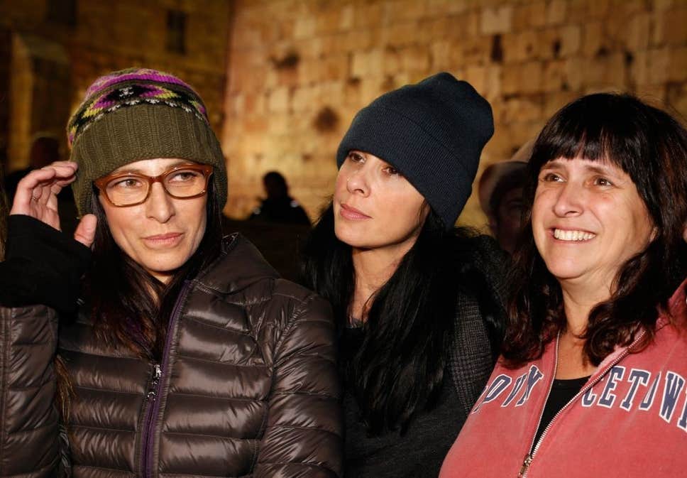  Rabbi Susan Silverman (right) along with her sister Sarah Silverman (center) and Laura Silverman (left) at Jerusalem's Western Wall  ( Ricki Rosen/Corbis )  